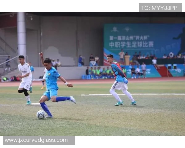 凉山州足球明星盘点及其在中国足球界的影响力分析