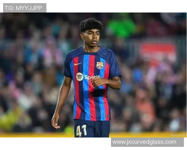 全球足球新星崛起最新出炉的年轻球员引发热议与期待